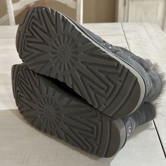 UGGS Gray Suede Galaxy Short Boots - Picture 5 of 5